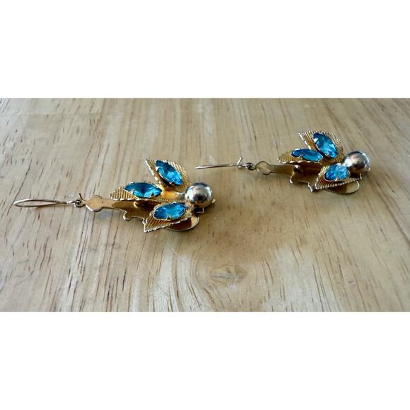 Vintage Bright Aqua Unfoiled Glass Dangle & Gold Tone Earrings EUC - Picture 5 of 8